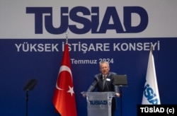 Şubat’ta TÜSİAD Yüksek İstişare Konseyi Başkanlığı’na seçilen QNB Finansbank Yönetim Kurulu Başkanı Ömer Aras, başkan olarak katıldığı ilk YİK toplantısına katıldı.