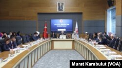 TBMM Dijital Mecralar Komisyonu toplantısı yaklaşık üç saat sürdü.