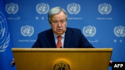 Tổng thư ký Liên hiệp quốc Antonio Guterres kêu gọi các nước cần có hành động ngay về biến đổi khí hậu, trước đợt nắng nóng kỷ lục của tháng 7, tại trụ sở Liên hiệp quốc ở New York, ngày 27/7/2023. 