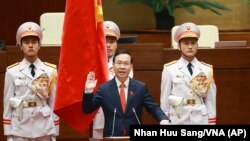 Không thể đón đợi bất cứ sự “đảo chiều” nào khi Võ Văn Thưởng đã chốt hạ ngay tại lễ tuyên thệ ở Quốc hội sáng 2/3: “Nguyên tắc sống còn là kiên định chủ nghĩa Marx-Lenin!”