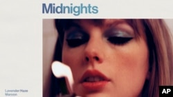 Kouveti nouvo albom "Midnights" Taylor Swift la. (Foto: Republic Records)