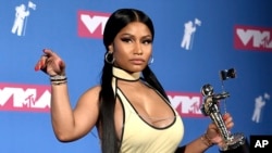 Nick Minaj Hollanda'dan ayrılırken üzerinde esrar tespit edilmesi üzerine gözaltına alındı.