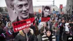 Tuần hành tưởng nhớ nhà lãnh đạo đối lập Boris Nemtsov, bị bắn chết vào thứ sáu 27 tháng 2 gần điện Kremlin.