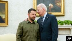 Tổng thống Mỹ Joe Biden tiếp Tổng thống Ukraine Volodymyr Zelenskyy tại Phòng Bầu dục, Toà Bạch Ốc hôm 21/9/2023. 