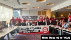 Türkiye’nin üçüncü büyük işçi konfederasyonu DİSK, asgari ücretin ortalama ücret haline geldiğini, Türkiye’de her üç işçiden ikisinin asgari ücretin yüzde 20 fazlası ve altında bir ücret ile çalıştığını vurguladı