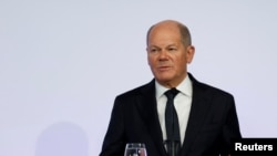 Davos’taki 55. Dünya Ekonomik Forumu’na (WEF) katılan Almanya Başbakanı Olaf Scholz, “ABD bizim Avrupa dışındaki en yakın müttefikimiz ve bunun böyle kalmasını sağlamak için elimden gelen her şeyi yapacağım” açıklamasını yaptı.