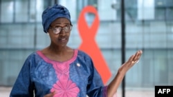 Giám đốc điều hành UNAIDS, Winnie Byanyima nói ước tính đến năm 2029, có thể có 8,7 triệu người mới nhiễm HIV, số ca tử vong liên quan đến AIDS tăng gấp mười lần — lên 6,3 triệu — và thêm 3,4 triệu trẻ em trở thành trẻ mồ côi.