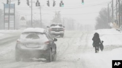 Maryland Ulusal Hava Servisi'nden meteorolog Marc Chenard, önümüzdeki günlerde yaklaşık 70 milyon kişinin kış fırtınası uyarısı altında olacağını tahmin etti.