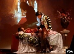 Đoạn nhạc kịch Romeo và Juliet kết thúc chương trình. (Ảnh: Bùi Văn Phú)