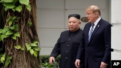 Lãnh tụ Triều Tiên Kim Jong Un và Tổng thống Mỹ Donald Trump gặp nhau tại Hà Nội ngày 28/2/2019.