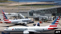 Самолеты Boeing 737 авиакомпании American Airlines в нью-йоркском аэропорту Ла-Гуардиа, 24 мая 2024 года