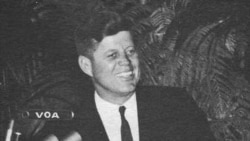 1962 - Başkan John F. Kennedy Voice of America'da.