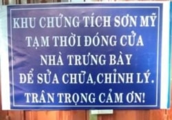 Thông báo tạm thời đóng cửa của bảo tàng khu chứng tích Sơn Mỹ trong tấm ảnh được chụp hôm 13/7/2020. (Ảnh do một người dân Sơn Mỹ cung cấp cho VOA)