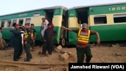 صادق آباد ٹرین حادثے کے بعد امدادی سرگرمیاں جاری ہیں۔