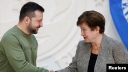 Tổng thống Ukraine Volodymyr Zelenskyy gặp bà Kristalina Georgieva, giám đốc điều hành Quỹ Tiền tệ Quốc tế, tại Washington ngày 11/12/2023.