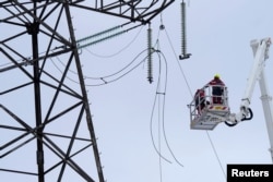 Rusya'dan elektrik taşıyan hatlar kesildi.