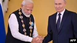 Thủ tướng Ấn Độ Narendra Modi đã gặp người tương nhiệm Nga Vladimir Putin ở Moscow hôm 9/7