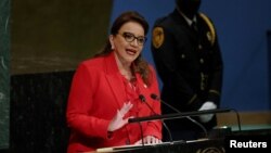 Tổng thống Honduras Xiomara Castro nói quyết định quay sang phía Trung Quốc một phần là do Honduras gặp khó khăn tài chính và nợ nần “ngập đến tận cổ”.