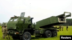 Hệ thống Rốc-két Pháo binh Cơ động Cao HIMARS.