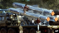 Phi đạn siêu thanh BrahMos do Nga và Ấn Độ đồng chế tạo.