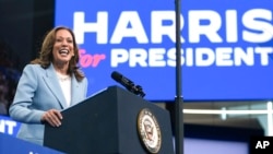 Bà Kamala Harris trong một cuộc vận động tranh cử.